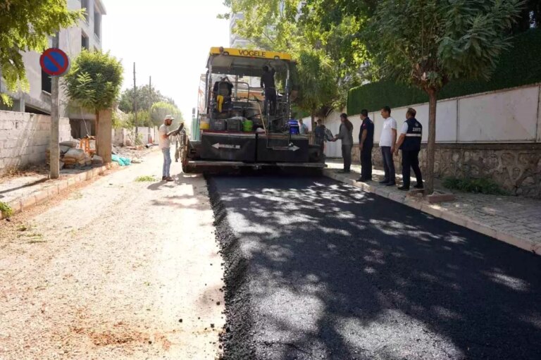 adiyaman kahta belediyesi ulasim icin yogun calismalar yapiyor LxmlVSV1