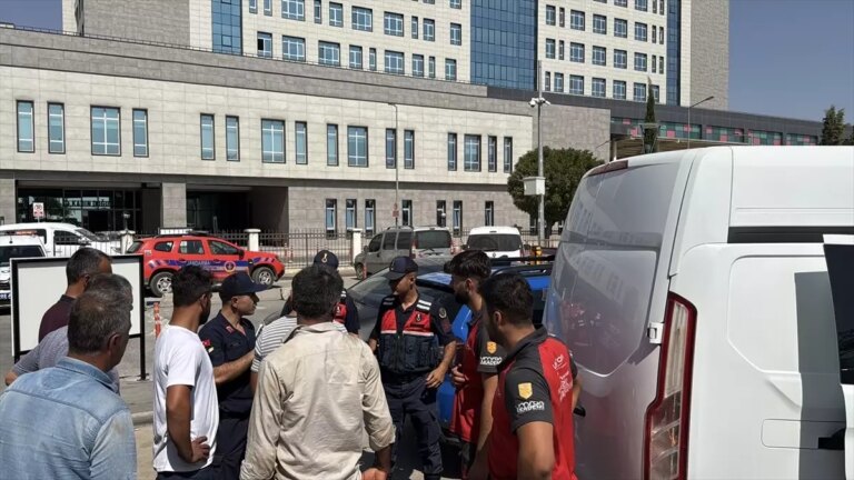 adiyamanda bicakli kavga 4 yarali 4VlxXGO3