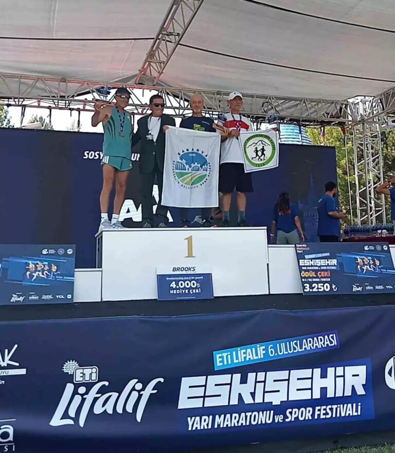 ali turan eskisehirde uluslararasi yari maratonunda birinci oldu hFll8X1h