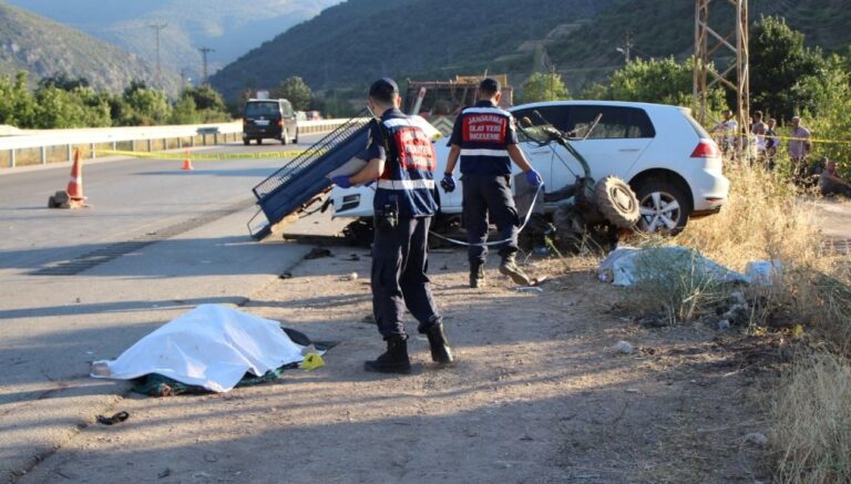 anne bobregini verdigi ogluyla birlikte kazada oldu dScuDVXk