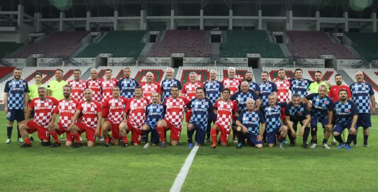 bakan bak diyarbakir stadyumunda dostluk macina cikti ctOaZ7Uv