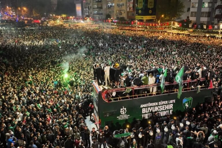 kocaelispordan kadikoye cikartma biletler 3 dakikada satildi Xdy6DdQn