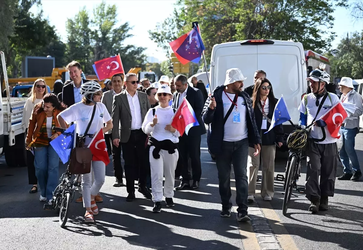 ankarada herkes icin ulasim yuruyusu i5Mjx4cf