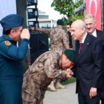 bahcelinin elini opmesiyle gundeme gelmisti suleyman karadeniz emniyet muduru oldu PUcRJGxI