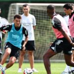 besiktas basaksehir macinin hazirliklarina devam etti edTnuYCV