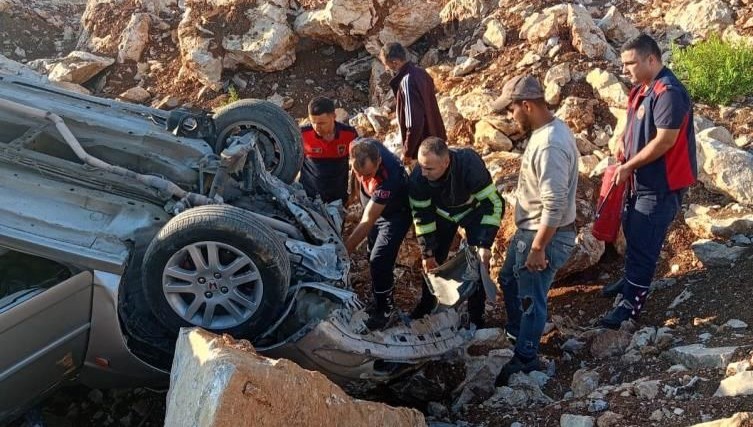 hatayda takla atan otomobilin surucusu yaralandi eLxORWBp