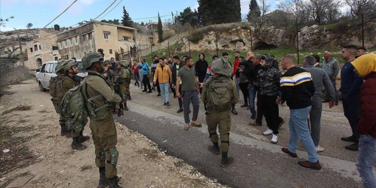 israil isgal ettigi bati seriada baskinlar duzenledi ZzzNb3SS