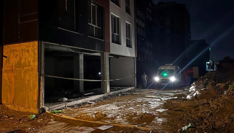 kayip iscinin cesedi insaatin asansor boslugunda bulundu ixFacMMb