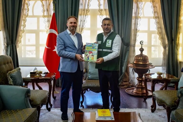 kiliste ogrencilere ucretsiz mavi kirlangic dergisi IWFxqvNG