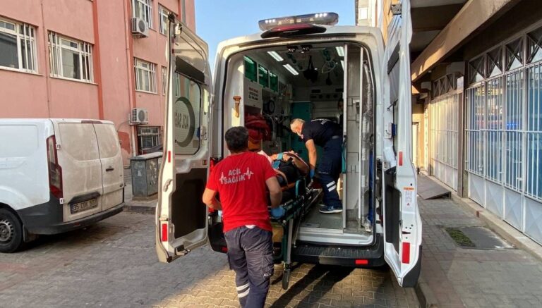 motosiklet devrildi surucu yaralandi GEO9k74g