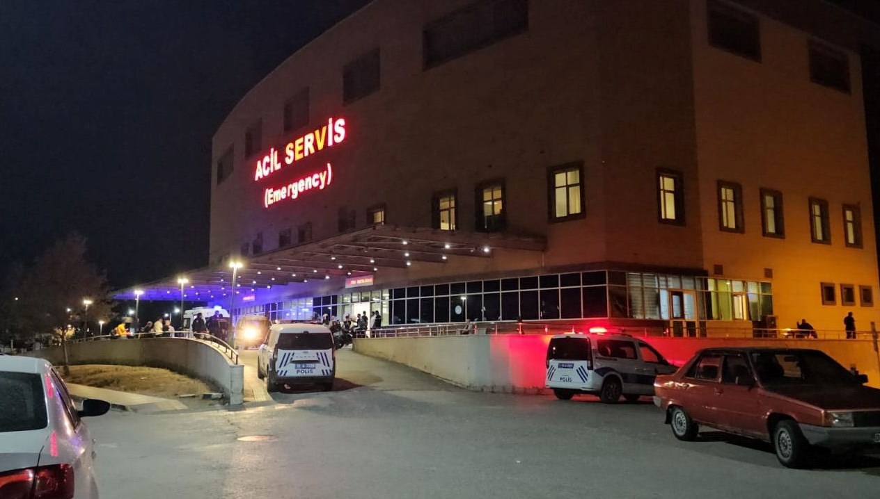 nevsehirde otomobil ile carpisan minibusteki yolcu oldu llcrgGSI