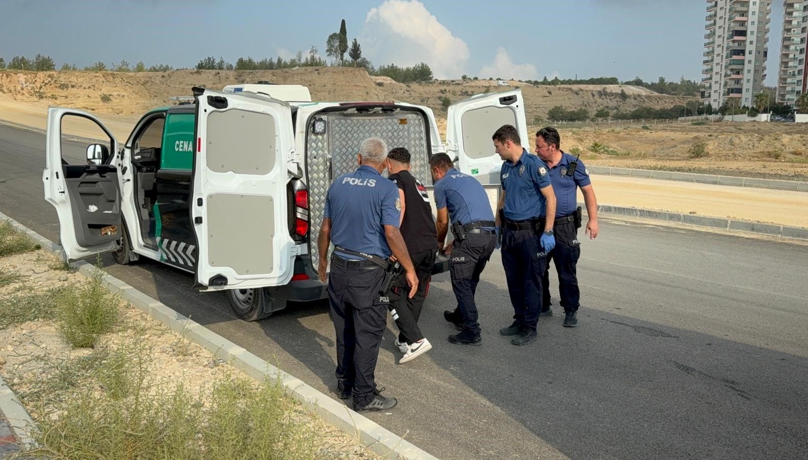 yol kenarinda ceset bulundu 1vZS268E