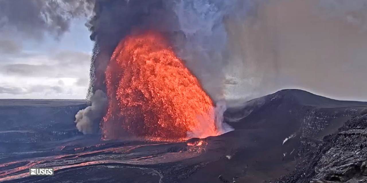 goruntuler-hawaiiden-yanardag-yeniden-lav-puskurttu-XUbIQcMt.jpg