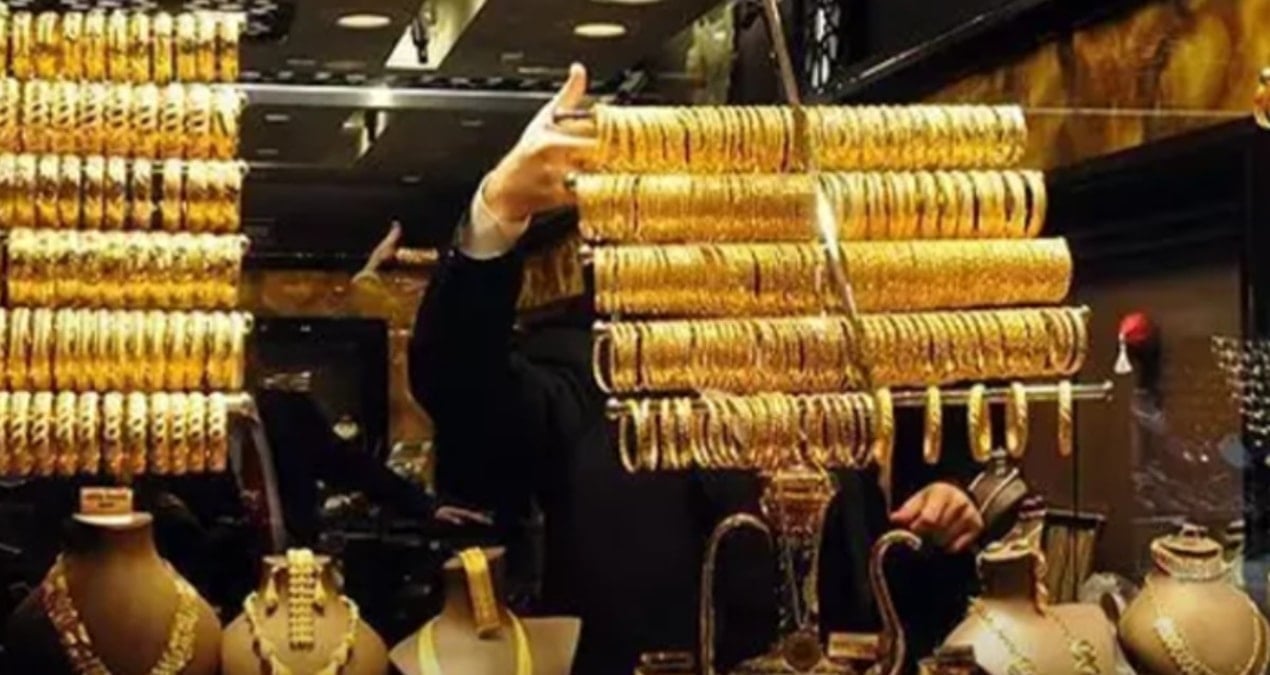 istanbulda-kuyumcu-vurgunu-altinlari-topladi-kayiplara-karisti-tPd6m3zv.jpg