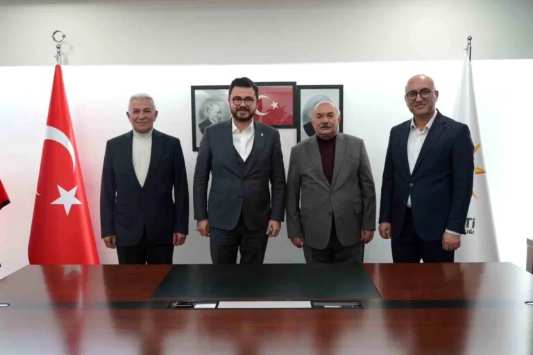 ak-parti-kayseride-3-ilce-baskani-gorevden-alindi-vteZnxZQ.jpg
