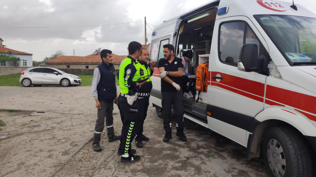 Aksaray’da İki Araç Çarpıştı: 4 Çocuk Dâhil 7 Yaralı