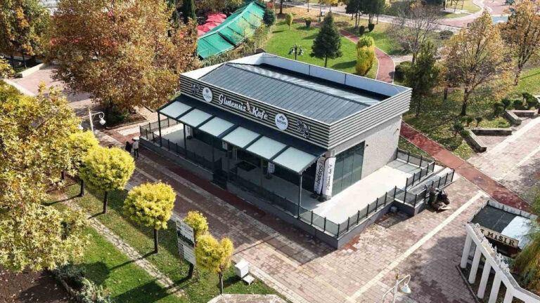 colyak-hastalari-icin-ekmek-cilesi-bitti-malatyadaki-glutensiz-kafe-vatandasin-gozdesi-oldu-x6uXleCG