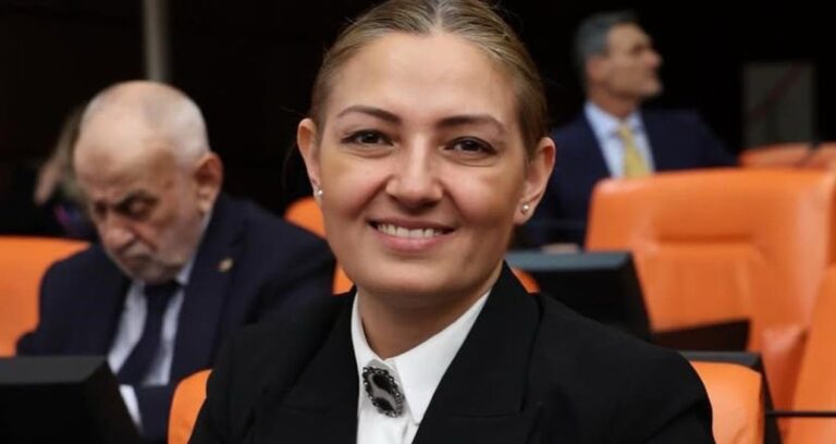 dunyanin-en-iyi-ulkesiyiz-hxwgW8Xc