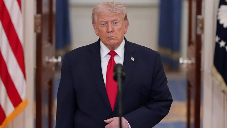 trumptan-hurmuz-ablukasina-dair-dikkat-ceken-sozler-bir-bakima-korsaniz-86Ol2Cbl