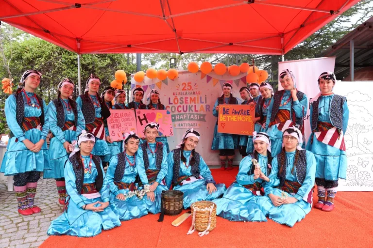 uluslararasi-losemili-cocuklar-haftasi-devam-ediyor-losemili-cocuklar-koyunde-festival-havasinda-kutlama-UCRyfzyX