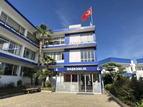 Guzelbahce belediyesine operasyonda yeni gelisme baskan mustafa gunayin oglu gelini ve kardesi serbest birakildi MNat5XEd